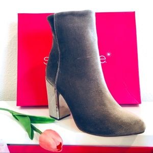 Bottes Talons Hauts Grises Shoe Dazzle - Pointure US 5.5, Occasion